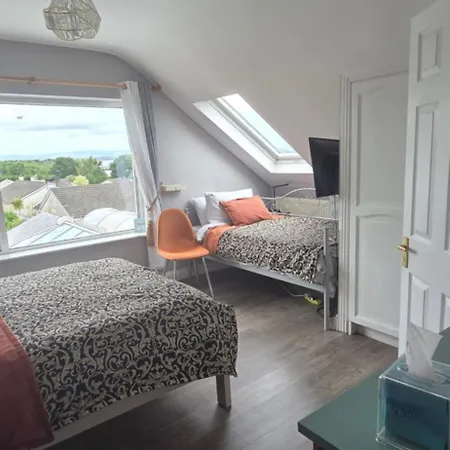 Salmon Island View ホームステイ Dromineer