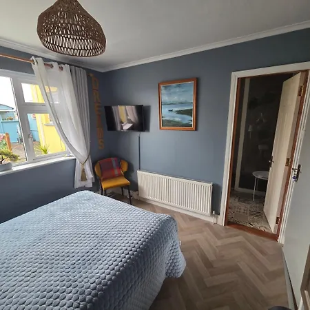 ホームステイ Salmon Island View