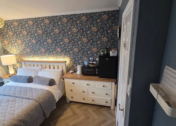 Salmon Island View * Dromineer